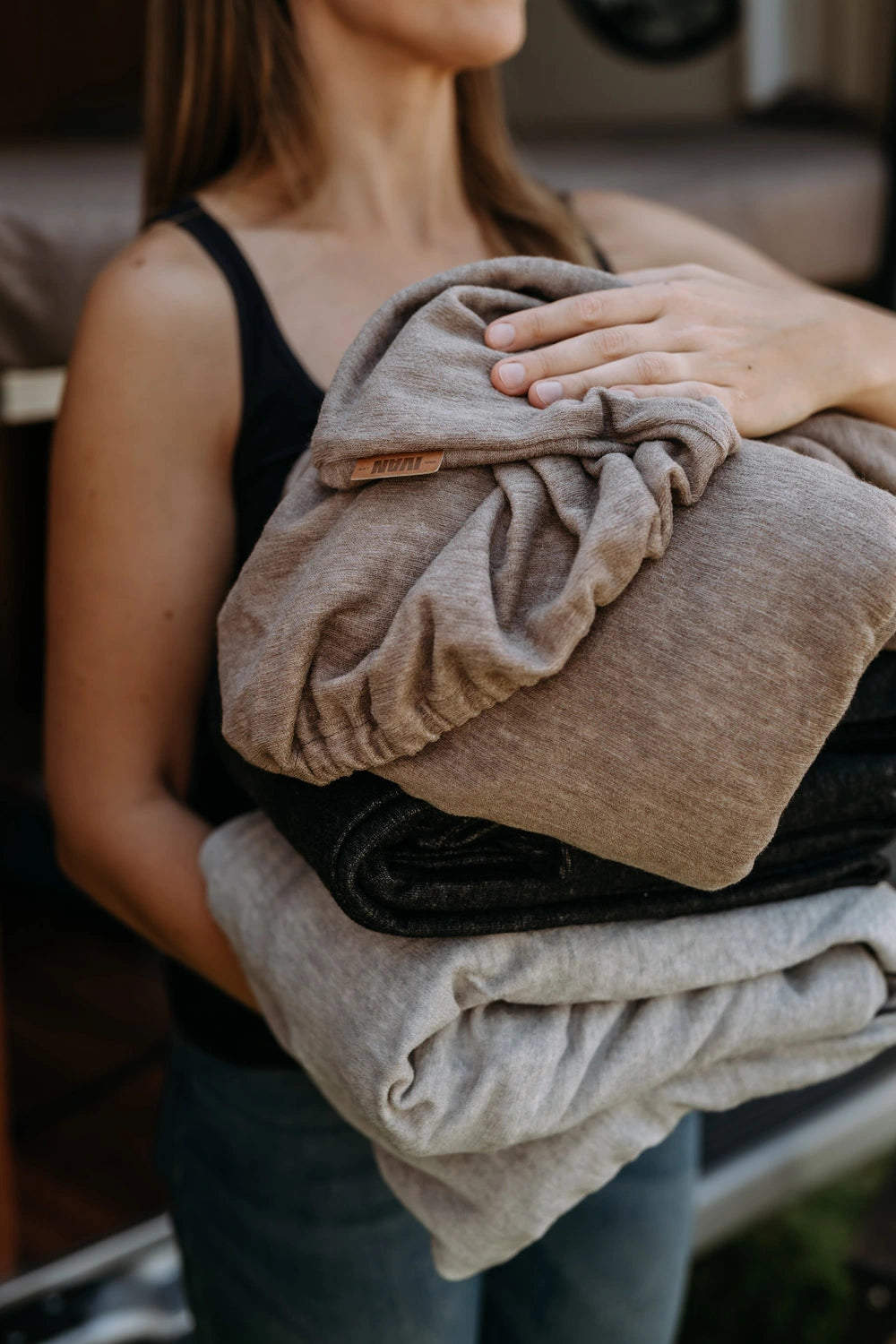 IVAN merinovillainen muotoonommeltu aluslakana 90 x 200 cm vaaleanruskea, tummanharmaa ja vaaleanharmaa