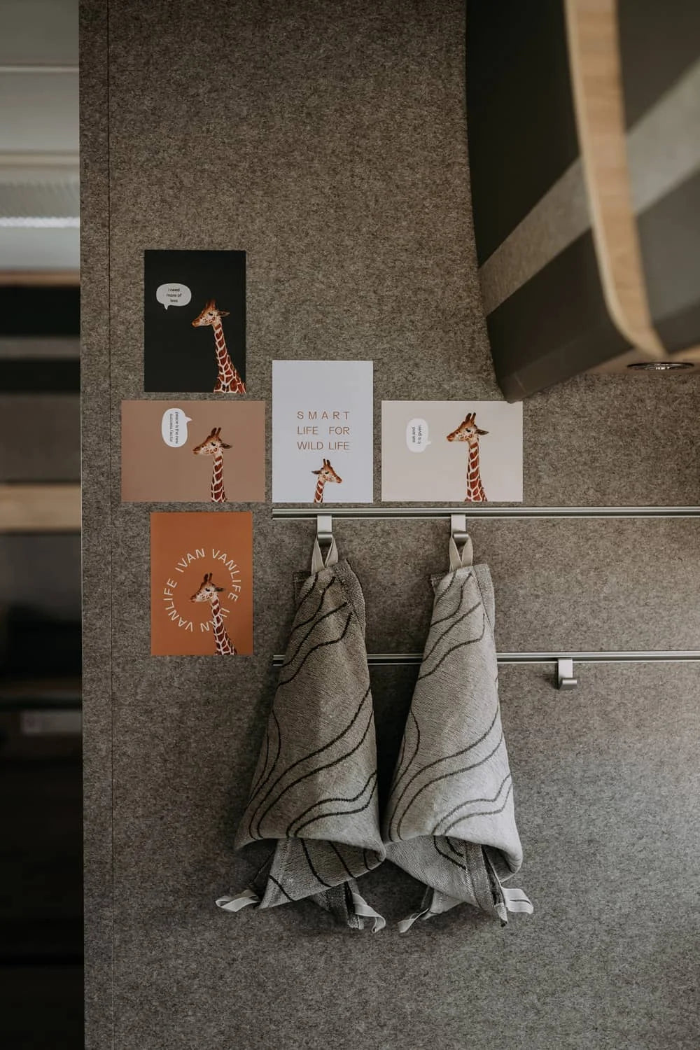 Carlos-postikorttisetti asuntoauton sisustamiseen