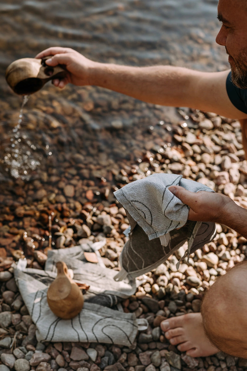 Pellava-puuvilla pikkupyyhe retkelle vaaleanharmaa ja musta-beige